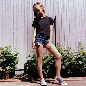 Meet your Posher, Laney